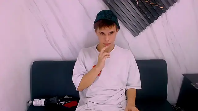 Liam York  online show from 03-31-26, 03:52