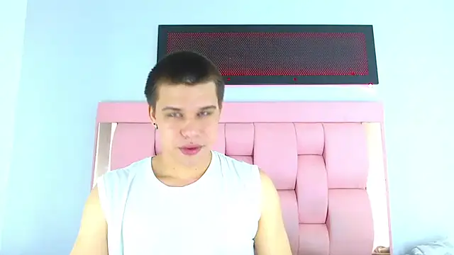 Liam York  online show from 12-05-25, 07:45