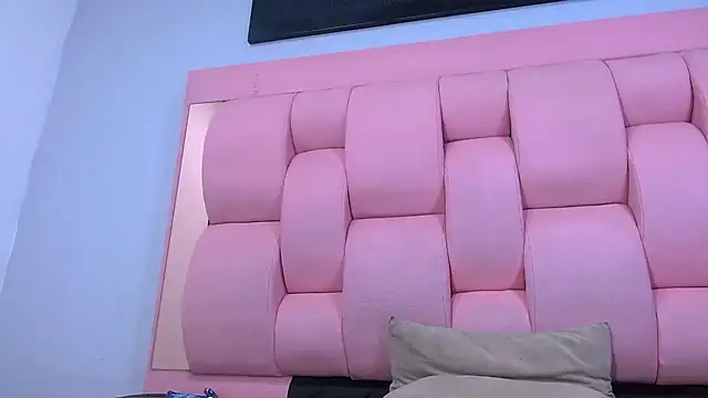 Liam York  online show from 01-10-26, 03:35