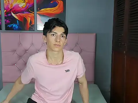 ElanGiraldo online show from 12-20-25, 10:34