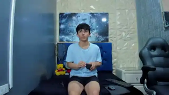 ElanGiraldo online show from 03-18-26, 11:48