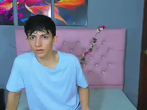 ElanGiraldo online show from 12-03-25, 09:58