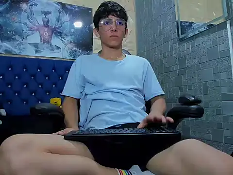 ElanGiraldo online show from 03-26-26, 11:13