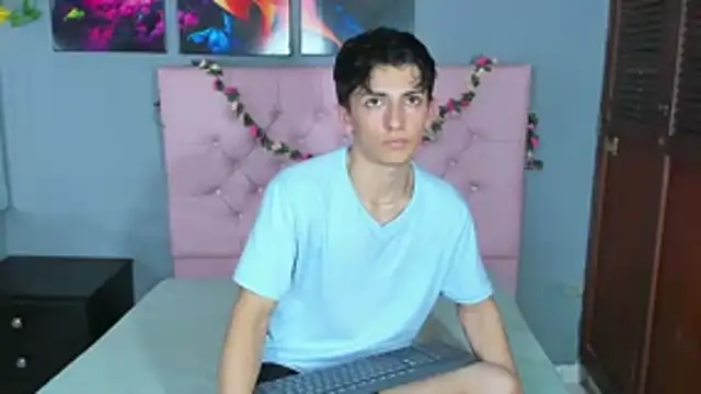 ElanGiraldo online show from 12-17-25, 10:26