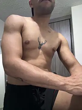 Snapshot of Naim__ chatting on 11-18-25, 03:10 Naim online show from 11-18-25, 03:10