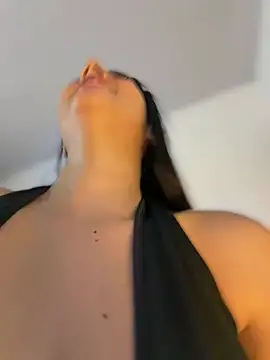EmmiiGlow online show from 07-12-26, 02:01