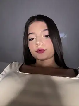 Snapshot of EmmiiGlow chatting on 03-01-26, 12:54 EmmiiGlow online show from 03-01-26, 12:54