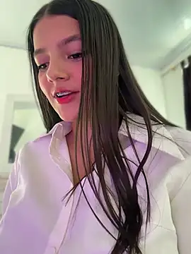 EmmiiGlow online show from 04-14-26, 08:58