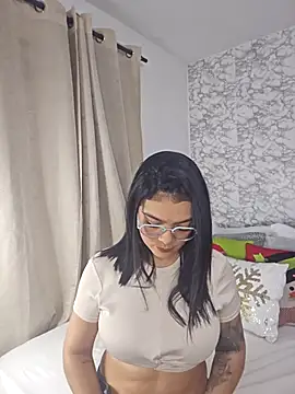 sofiaalarson online show from 12-03-25, 12:55