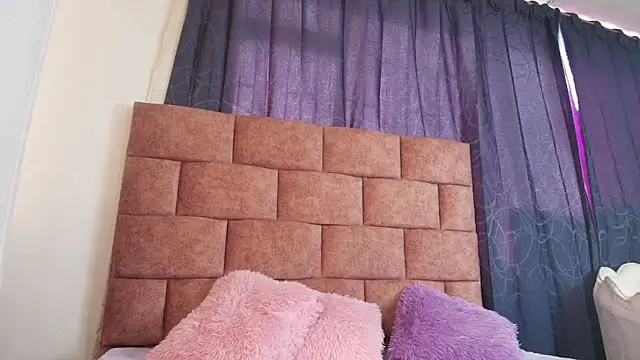 Sofi-Brown online show from 11-10-25, 01:16