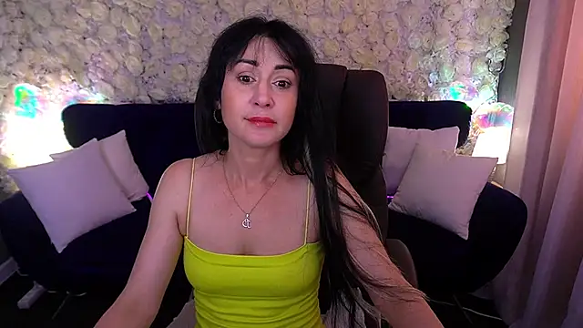 Snapshot of CarolinaaFoxyyy chatting on 06-11-26, 12:46 CarolinaaFoxyyy online show from 06-11-26, 12:46
