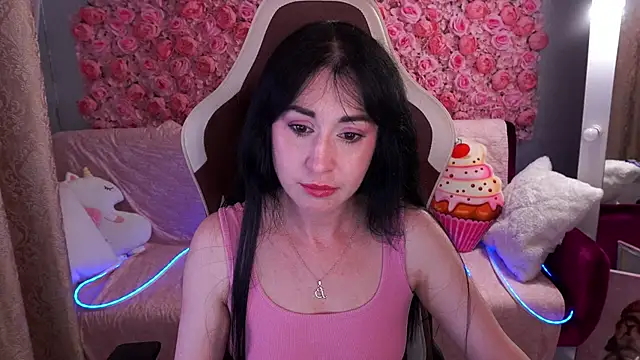 Snapshot of CarolinaaFoxyyy chatting on 05-18-26, 06:45 CarolinaaFoxyyy online show from 05-18-26, 06:45