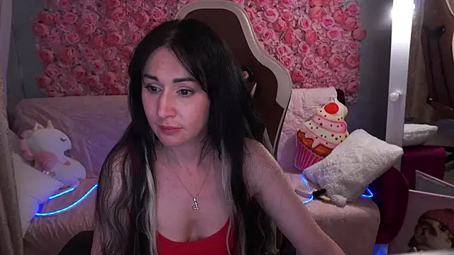 Snapshot of CarolinaaFoxyyy chatting on 05-27-26, 01:57 CarolinaaFoxyyy online show from 05-27-26, 01:57