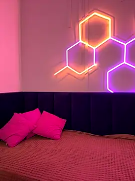 Erica Nelson online show from 11-24-25, 01:38