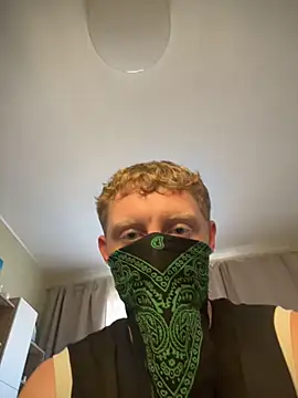 Snapshot of T3pes chatting on 11-16-25, 07:24 T3pes online show from 11-16-25, 07:24