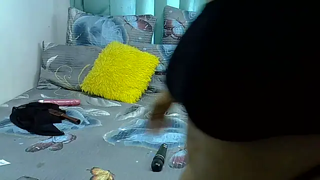 HipsDontLieX95 online show from 12-17-25, 11:48