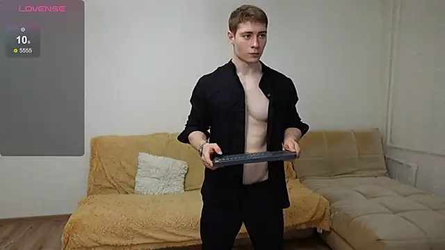 Snapshot of Kevin_geo_ chatting on 11-17-25, 05:06 Kevin geo online show from 11-17-25, 05:06