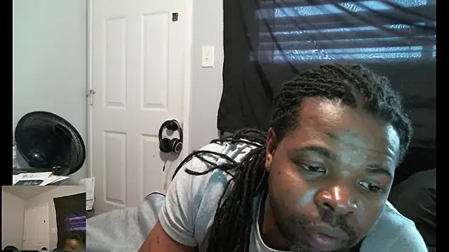 Snapshot of Mr_Sirthedom chatting on 05-17-26, 02:33 Mr Sirthedom online show from 05-17-26, 02:33