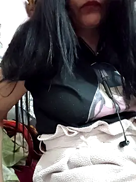 Snapshot of Mamta_185 chatting on 11-10-25, 05:51 Mamta 185 online show from 11-10-25, 05:51