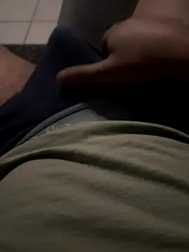 Snapshot of Chiludove chatting on 12-15-25, 12:05 Chiludove online show from 12-15-25, 12:05