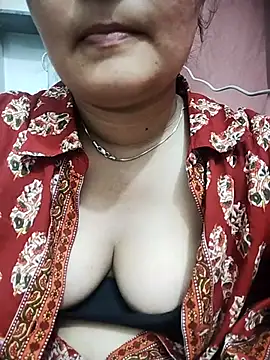 Snapshot of minni64207 chatting on 05-19-26, 10:22 minni64207 online show from 05-19-26, 10:22