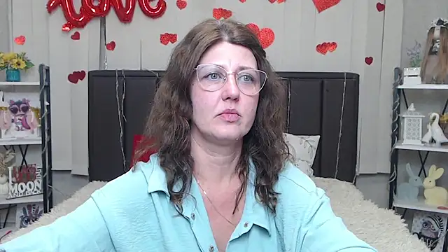 Snapshot of RoseHille chatting on 05-28-26, 05:19 RoseHille online show from 05-28-26, 05:19
