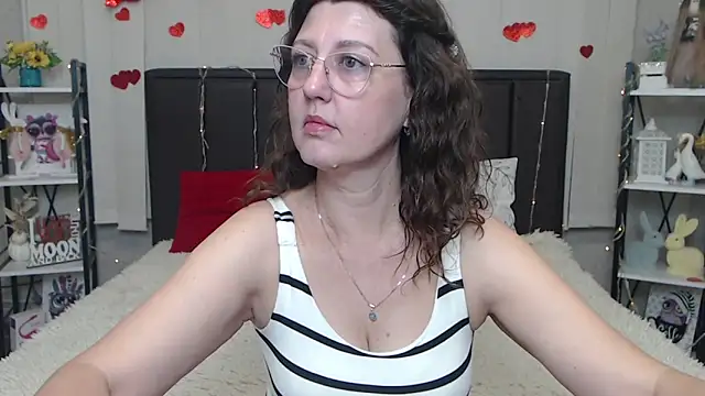 Snapshot of RoseHille chatting on 05-23-26, 05:17 RoseHille online show from 05-23-26, 05:17
