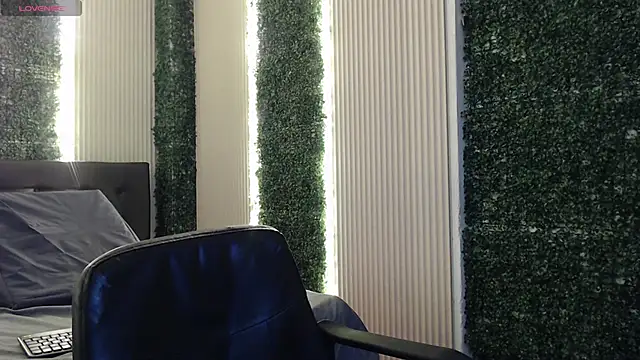 bunnywhite21 online show from 11-24-25, 04:18