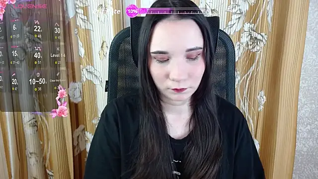 Snapshot of KateForYou chatting on 11-12-25, 11:47 KateForYou online show from 11-12-25, 11:47