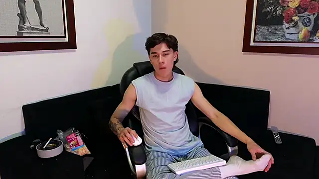 Derekswan online show from 06-15-26, 01:28