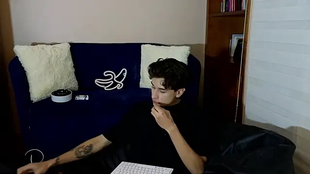 Derekswan online show from 11-25-25, 12:33