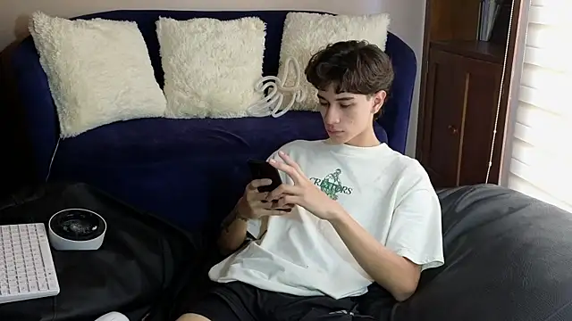 Derekswan online show from 11-15-25, 03:49