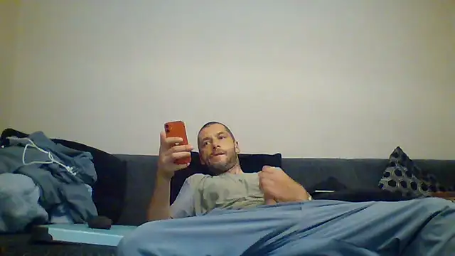 Snapshot of Kinkycouple142 chatting on 07-07-26, 10:57 Kinkycouple142 online show from 07-07-26, 10:57