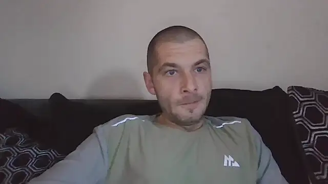 Snapshot of Kinkycouple142 chatting on 05-19-26, 05:31 Kinkycouple142 online show from 05-19-26, 05:31