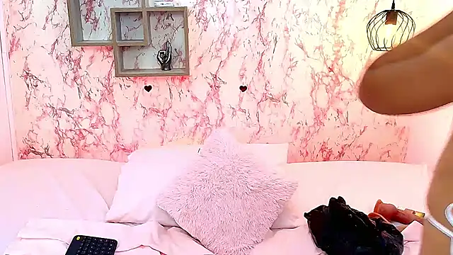 KATY LOWERY online show from 01-18-26, 03:32