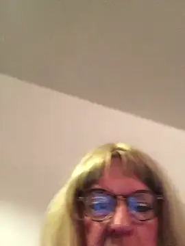 simone xdressing online show from 03-25-26, 12:55