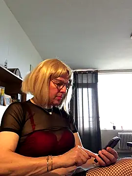 simone xdressing online show from 11-08-25, 02:20