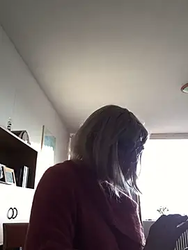 simone xdressing online show from 12-21-25, 02:08