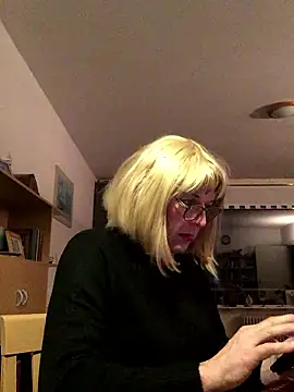 simone xdressing online show from 01-18-26, 01:20