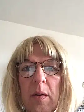 simone xdressing online show from 02-15-26, 03:22