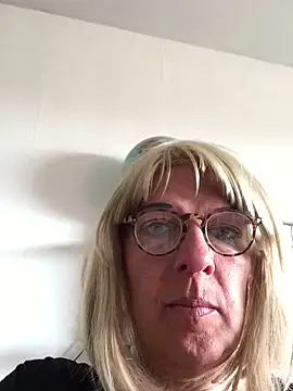 simone xdressing online show from 04-26-26, 02:14