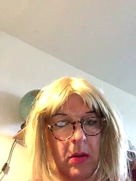 simone xdressing online show from 11-23-25, 02:27