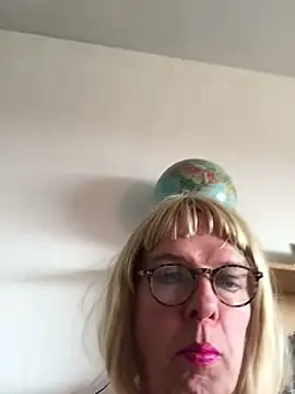 simone xdressing online show from 03-15-25, 02:23