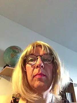 simone xdressing online show from 03-15-26, 05:20