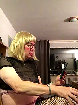 simone xdressing online show from 11-05-25, 01:09