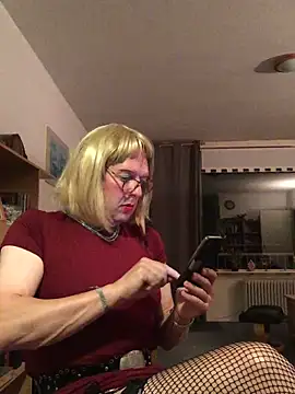 simone xdressing online show from 10-02-25, 11:41