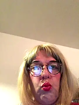 simone xdressing online show from 10-26-25, 12:22