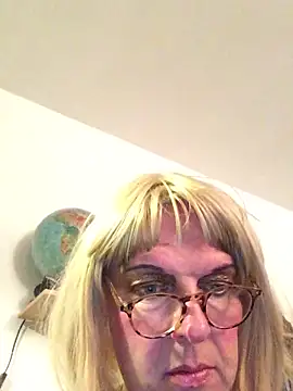 simone xdressing online show from 10-29-25, 07:57