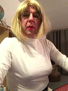 simone xdressing online show from 02-08-26, 12:30