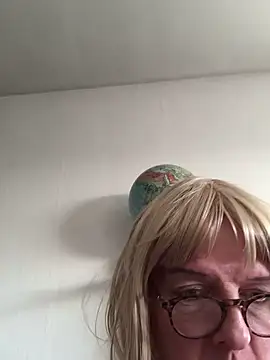 simone xdressing online show from 01-02-25, 02:13